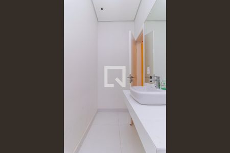 Casa à venda com 350m², 4 quartos e 3 vagasBanheiro da Suíte 2