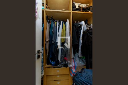 Casa à venda com 350m², 4 quartos e 3 vagasCloset da suíte 1