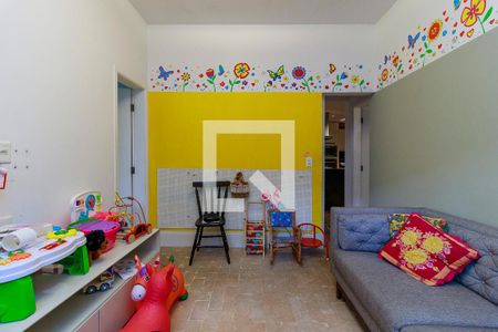 Casa à venda com 350m², 4 quartos e 3 vagasSuíte 2