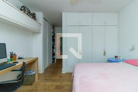 Casa à venda com 350m², 4 quartos e 3 vagasSuíte 3