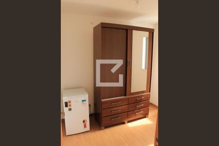 Quarto 1 de apartamento para alugar com 2 quartos, 40m² em São Jorge, Uberlândia