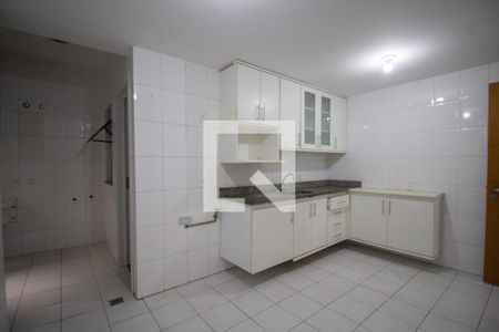 Apartamento para alugar com 203m², 4 quartos e 1 vaga Apartamento para alugar com 203m², 4 quartos e 1 vagaCozinha e Área de Serviço