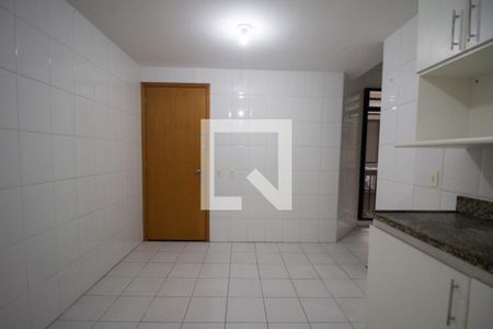 Apartamento para alugar com 203m², 4 quartos e 1 vaga Apartamento para alugar com 203m², 4 quartos e 1 vagaCozinha e Área de Serviço