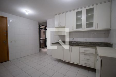 Apartamento para alugar com 203m², 4 quartos e 1 vaga Apartamento para alugar com 203m², 4 quartos e 1 vagaCozinha e Área de Serviço