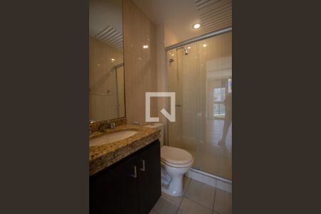 Apartamento para alugar com 203m², 4 quartos e 1 vaga Apartamento para alugar com 203m², 4 quartos e 1 vagaBanheiro da Suíte 4