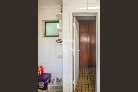 Apartamento para alugar com 168m², 4 quartos e 4 vagasÁrea de Serviço - Quarto e Banheiro