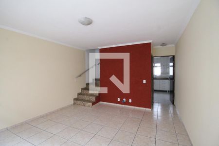 Sala   de casa de condomínio para alugar com 3 quartos, 155m² em Vila Lais, São Paulo