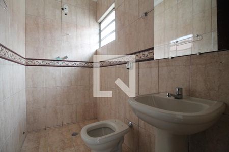 Banheiro da Suíte de casa de condomínio para alugar com 3 quartos, 155m² em Vila Lais, São Paulo