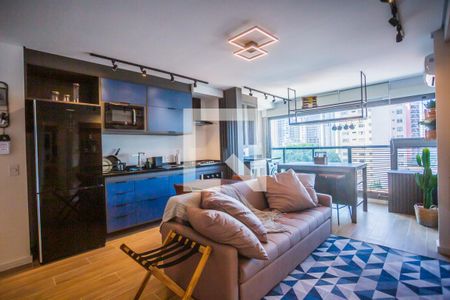 Sala / Cozinha de apartamento para alugar com 1 quarto, 49m² em Mirandópolis, São Paulo