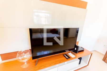 TV de apartamento à venda com 2 quartos, 100m² em Vila Camilópolis, Santo André