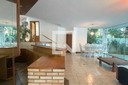 Sala de casa de condomínio à venda com 5 quartos, 423m² em Alphaville, Santana de Parnaíba