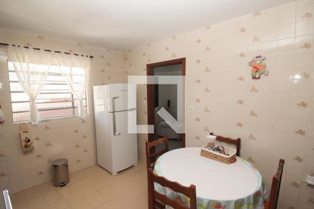 Casa à venda com 254m², 4 quartos e 6 vagasCozinha 2