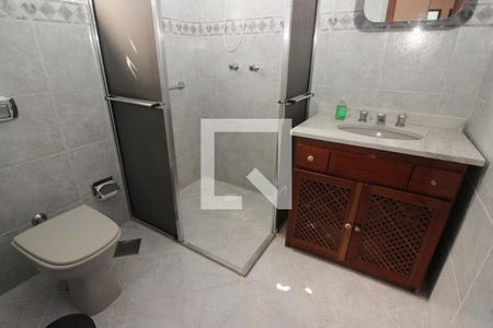 Casa à venda com 254m², 4 quartos e 6 vagasBanheiro da Suíte