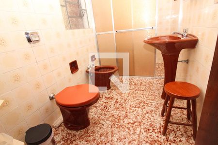 Casa à venda com 254m², 4 quartos e 6 vagasBanheiro 2