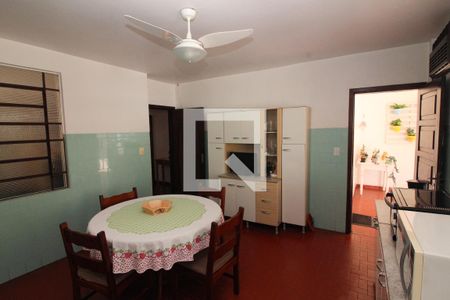 Casa à venda com 254m², 4 quartos e 6 vagasCozinha 1