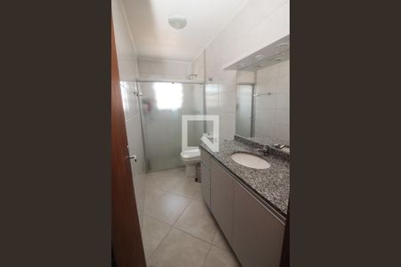 Casa à venda com 254m², 4 quartos e 6 vagasBanheiro 1