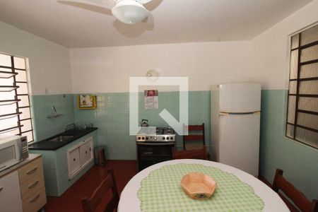 Casa à venda com 254m², 4 quartos e 6 vagasCozinha 1