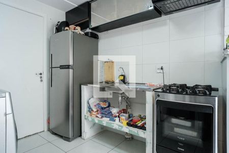 Cozinha de apartamento para alugar com 1 quarto, 28m² em Vila Penteado, São Paulo