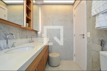 Apartamento à venda com 131m², 3 quartos e 3 vagasBanheiro da Suíte 3