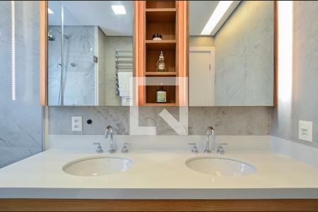 Apartamento à venda com 131m², 3 quartos e 3 vagasBanheiro da Suíte 3