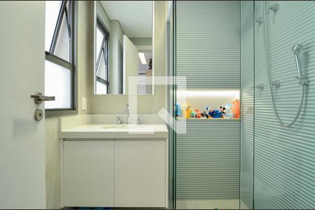 Apartamento à venda com 131m², 3 quartos e 3 vagasBanheiro da Suíte 2