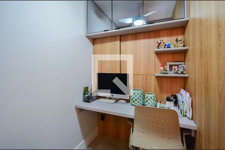 Apartamento à venda com 131m², 3 quartos e 3 vagasEscritório