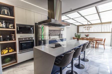 Apartamento para alugar com 120m², 2 quartos e 2 vagas Apartamento para alugar com 120m², 2 quartos e 2 vagasCozinha