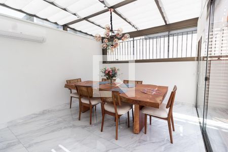 Apartamento para alugar com 120m², 2 quartos e 2 vagas Apartamento para alugar com 120m², 2 quartos e 2 vagasSala de jantar