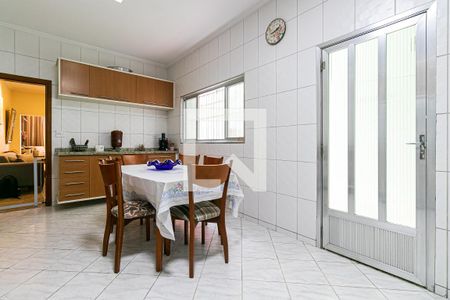 Casa à venda com 140m², 3 quartos e sem vaga Casa à venda com 140m², 3 quartos e sem vagaCoziinha