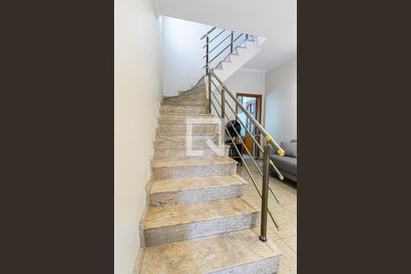 Escadas de casa à venda com 3 quartos, 140m² em Penha de França, São Paulo