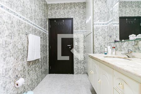 Casa à venda com 140m², 3 quartos e sem vaga Casa à venda com 140m², 3 quartos e sem vagaBanheiro