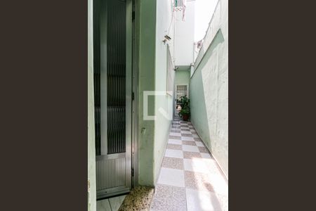 Casa à venda com 140m², 3 quartos e sem vaga Casa à venda com 140m², 3 quartos e sem vagaCorredor / Cozinha