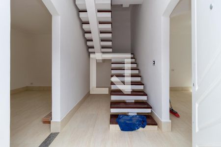 Escada de casa para alugar com 3 quartos, 170m² em Vila Regente Feijó, São Paulo