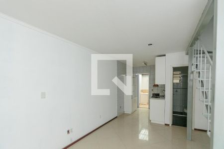 Sala de casa de condomínio para alugar com 2 quartos, 65m² em Vila Nova, Porto Alegre