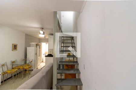 Sala de casa de condomínio à venda com 2 quartos, 65m² em Vila Nova, Porto Alegre