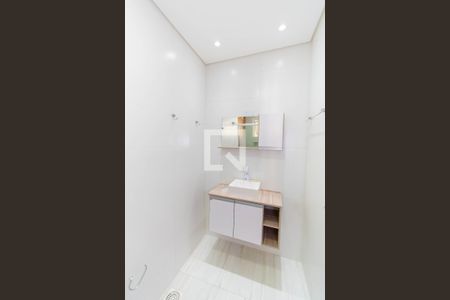 Casa para alugar com 80m², 2 quartos e 2 vagas Casa para alugar com 80m², 2 quartos e 2 vagasBanheiro