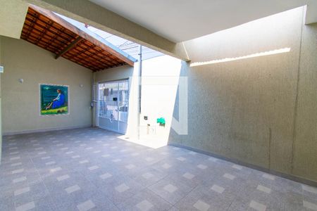 Casa para alugar com 80m², 2 quartos e 2 vagas Casa para alugar com 80m², 2 quartos e 2 vagasGaragem
