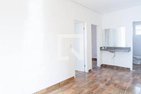 Casa à venda com 104m², 4 quartos e 2 vagasCorredor 