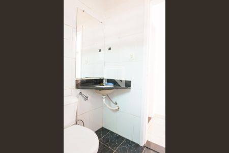 Casa à venda com 104m², 4 quartos e 2 vagasBanheiro