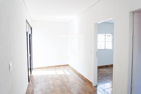 Casa à venda com 104m², 4 quartos e 2 vagasCorredor 