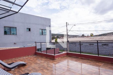 Casa à venda com 104m², 4 quartos e 2 vagasvaranda