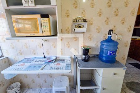 Cozinha de kitnet/studio para alugar com 1 quarto, 28m² em Caiçara, Praia Grande