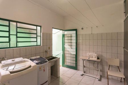 Casa à venda com 142m², 2 quartos e 6 vagasLavanderia