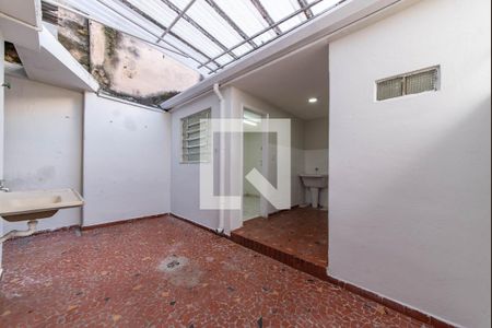 Casa para alugar com 115m², 2 quartos e 1 vagaQuintal