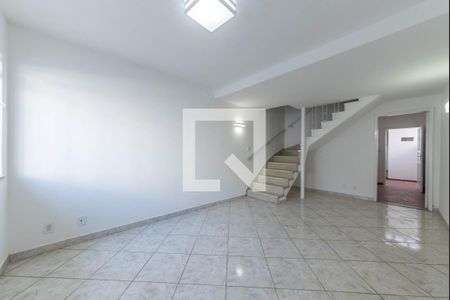Sala de casa para alugar com 2 quartos, 115m² em Vila Gumercindo, São Paulo