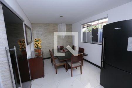 Sala de casa à venda com 2 quartos, 250m² em Pilar, Belo Horizonte