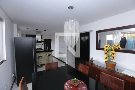 Sala de casa à venda com 2 quartos, 250m² em Pilar, Belo Horizonte