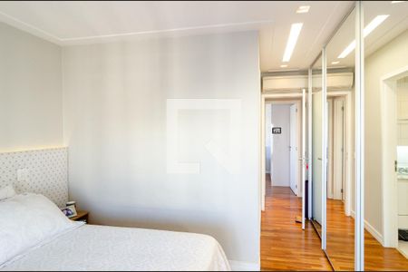 Apartamento à venda com 115m², 3 quartos e 2 vagas Apartamento à venda com 115m², 3 quartos e 2 vagasSuíte