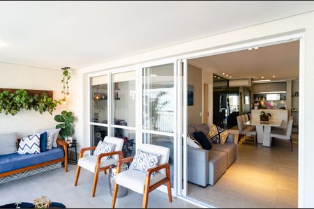 Apartamento à venda com 115m², 3 quartos e 2 vagas Apartamento à venda com 115m², 3 quartos e 2 vagasVaranda