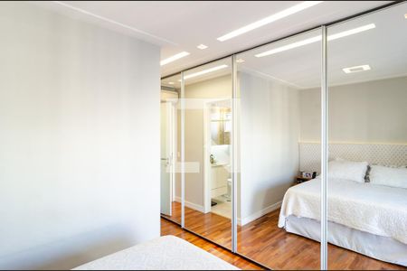 Apartamento à venda com 115m², 3 quartos e 2 vagas Apartamento à venda com 115m², 3 quartos e 2 vagasSuíte